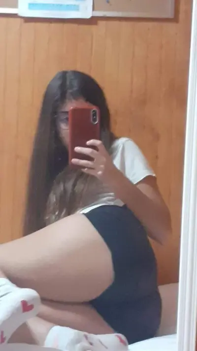 Que ricas tetas tiene la puta háganle tribut y pásenlo cover image