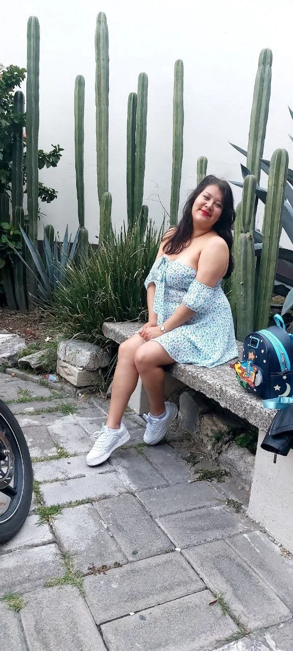 Deliciosa zorra Yesenia exhibida por el cornudo image 12