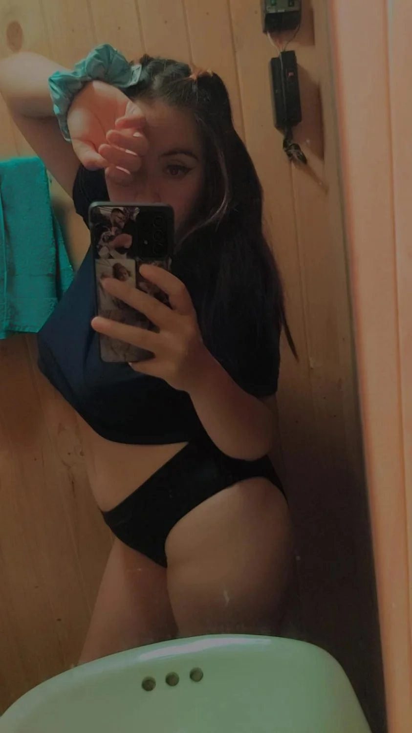 putita en calzones bragas chilena infiel rica image 4