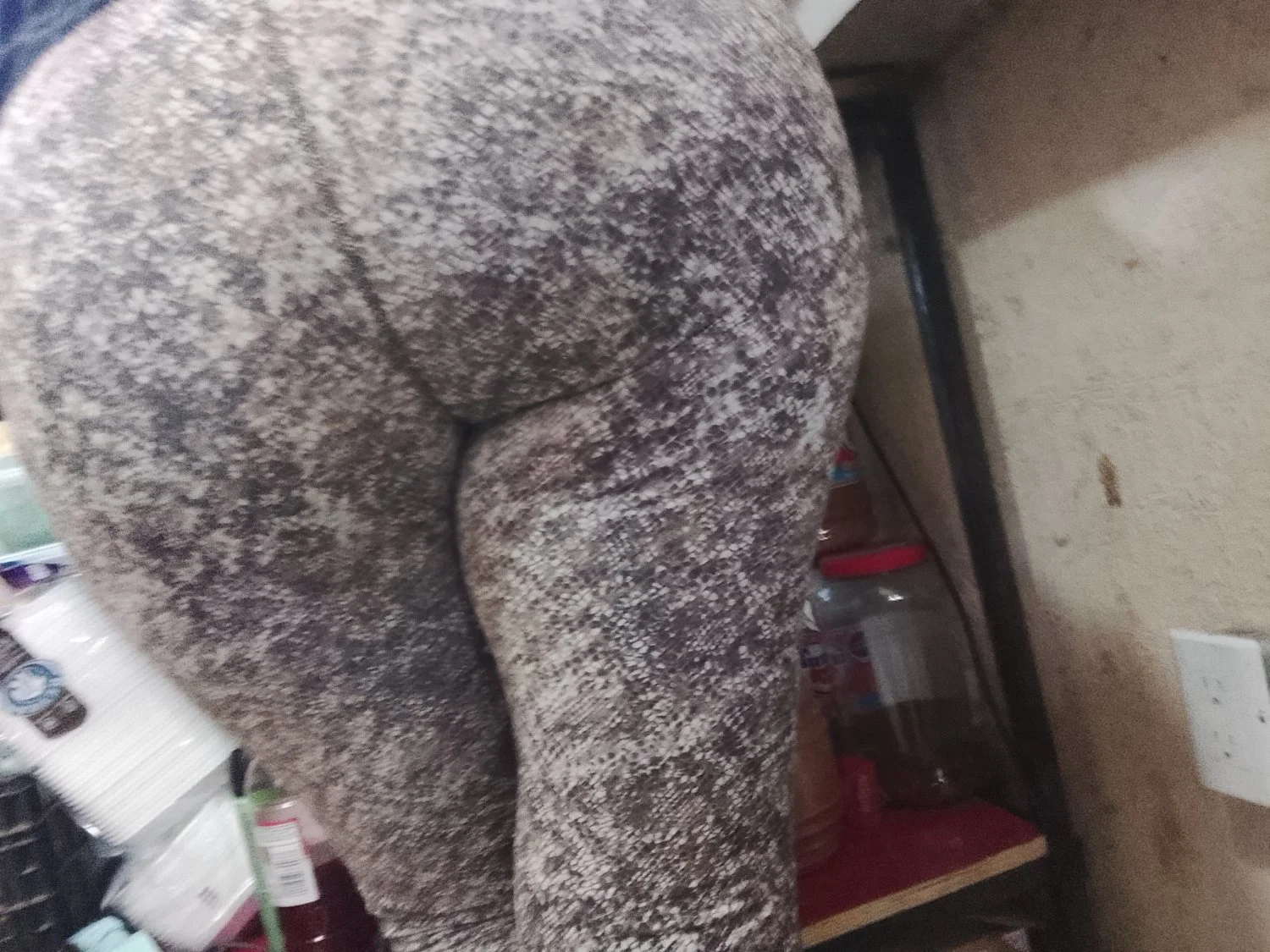 que rico esta el culote de esta perra, como me gusta morbosear ala puta zorra quiero comerselo🤤 image 11