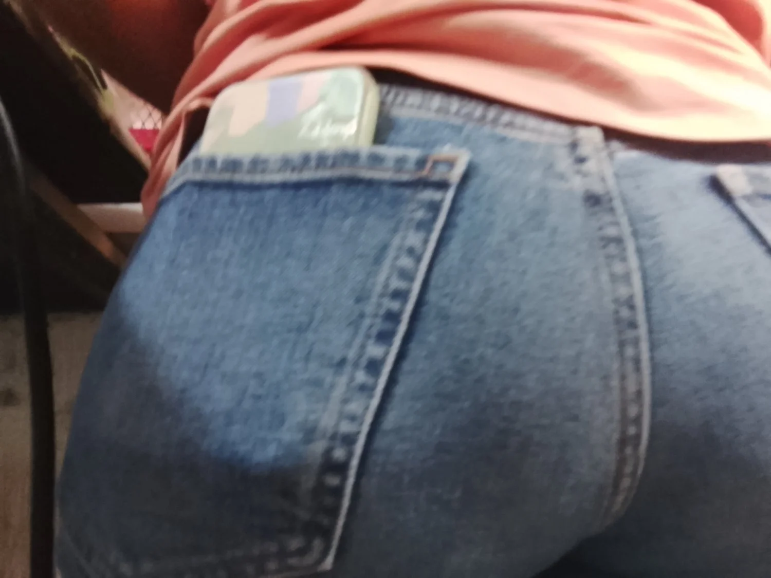 que rico esta el culote de esta perra, como me gusta morbosear ala puta zorra quiero comerselo🤤 image 6