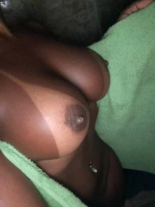 Big chocolate tits with tan lines - פㄣqɹᴉǝlɐ ∀lʌǝs image 2