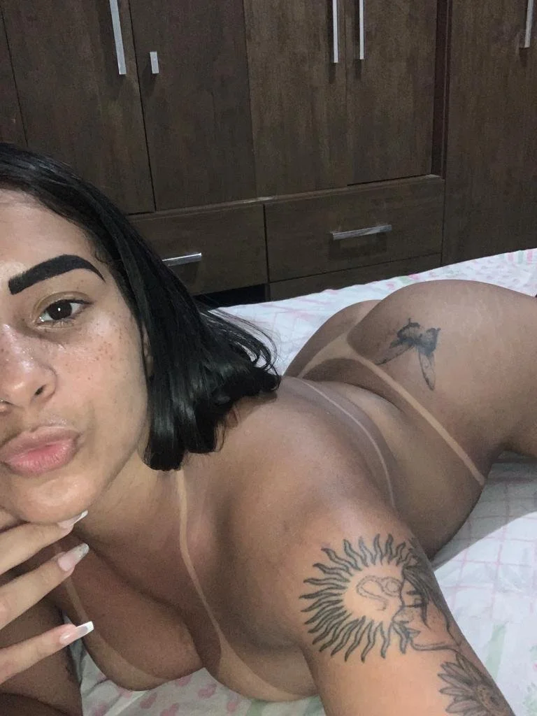 Morena bucetuda caiu na Net fodendo mostrando a raba e o xerecão image 5