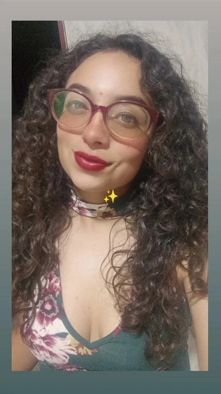 lengua afuera, tetas al aire y cara de necesitada de verga." image 7