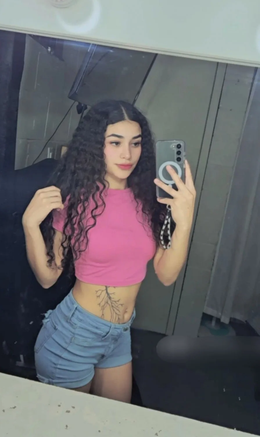 tiene una cara de puta la zorra image 3