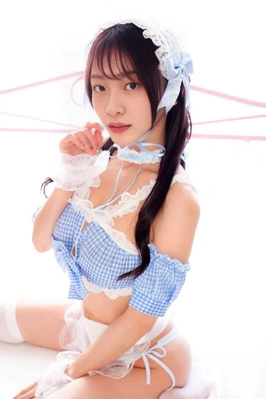 Slutty Asian ultimate maid with high-speed vacuum fellatio make you cum image 2