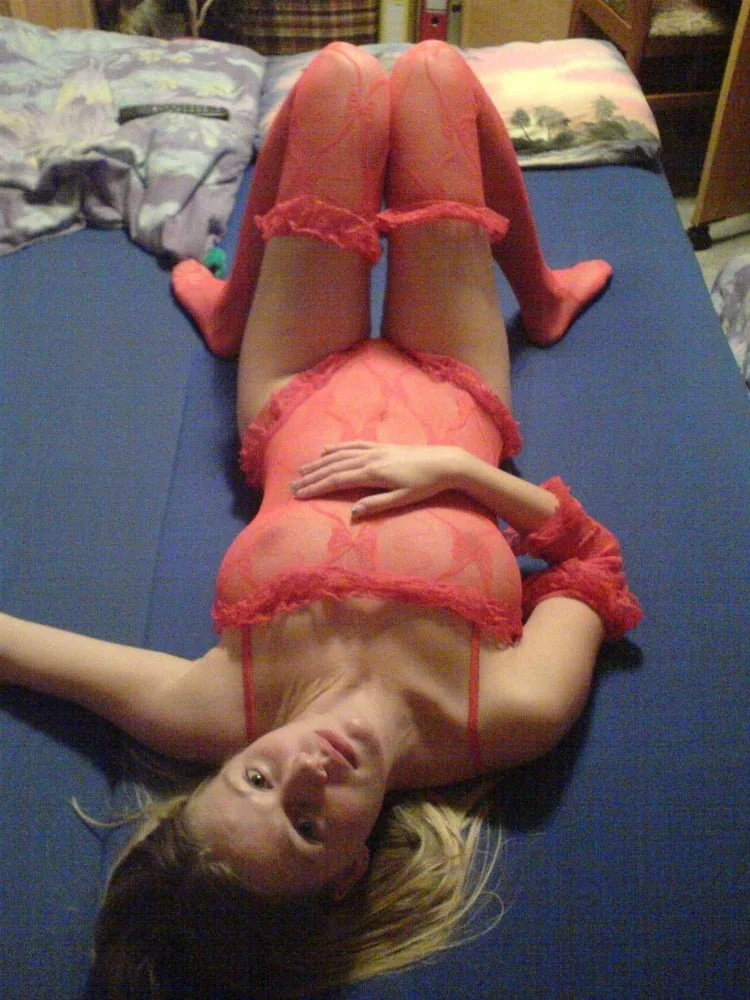 Rubia con deliciosas tetas image 23