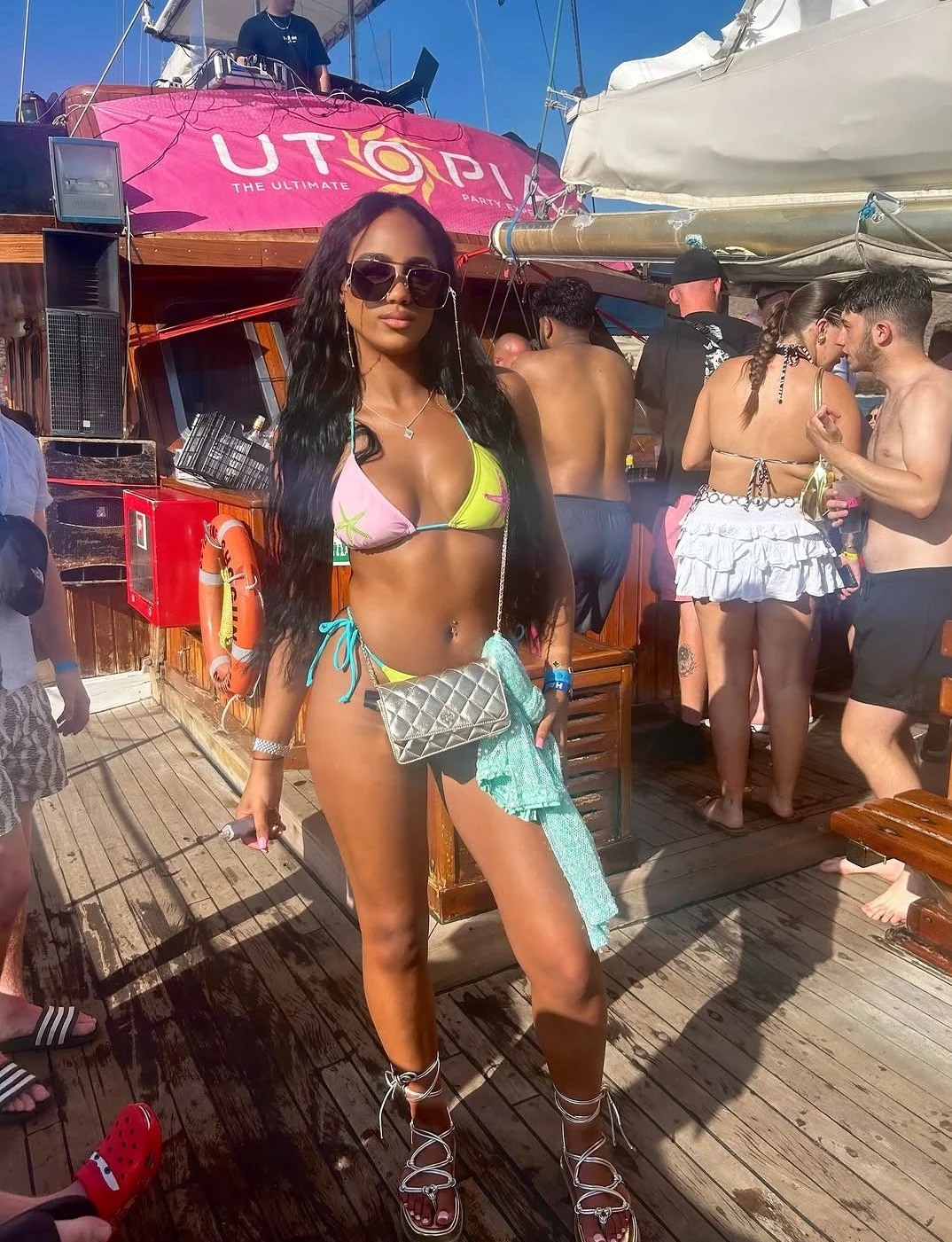 Ebony UK Black Chav Teasing CUNT image 9