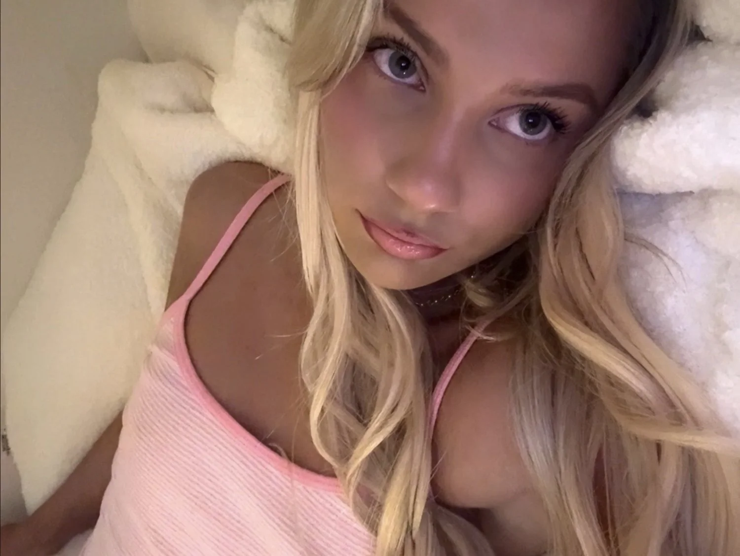 Snowbunny slut wants to get blacked by a big bbc image 2