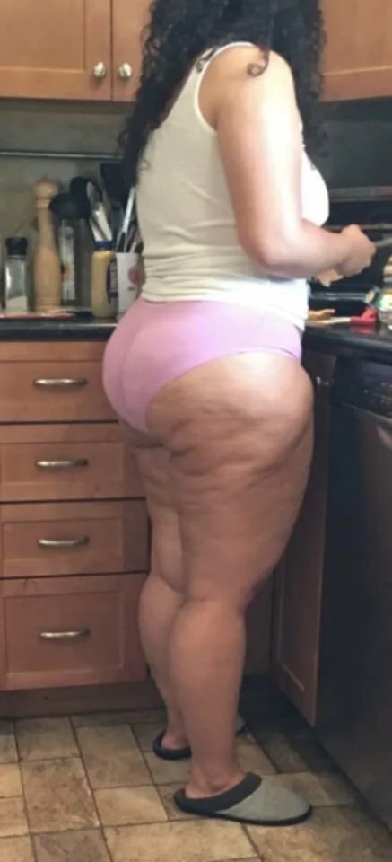 Latina Milf image 3