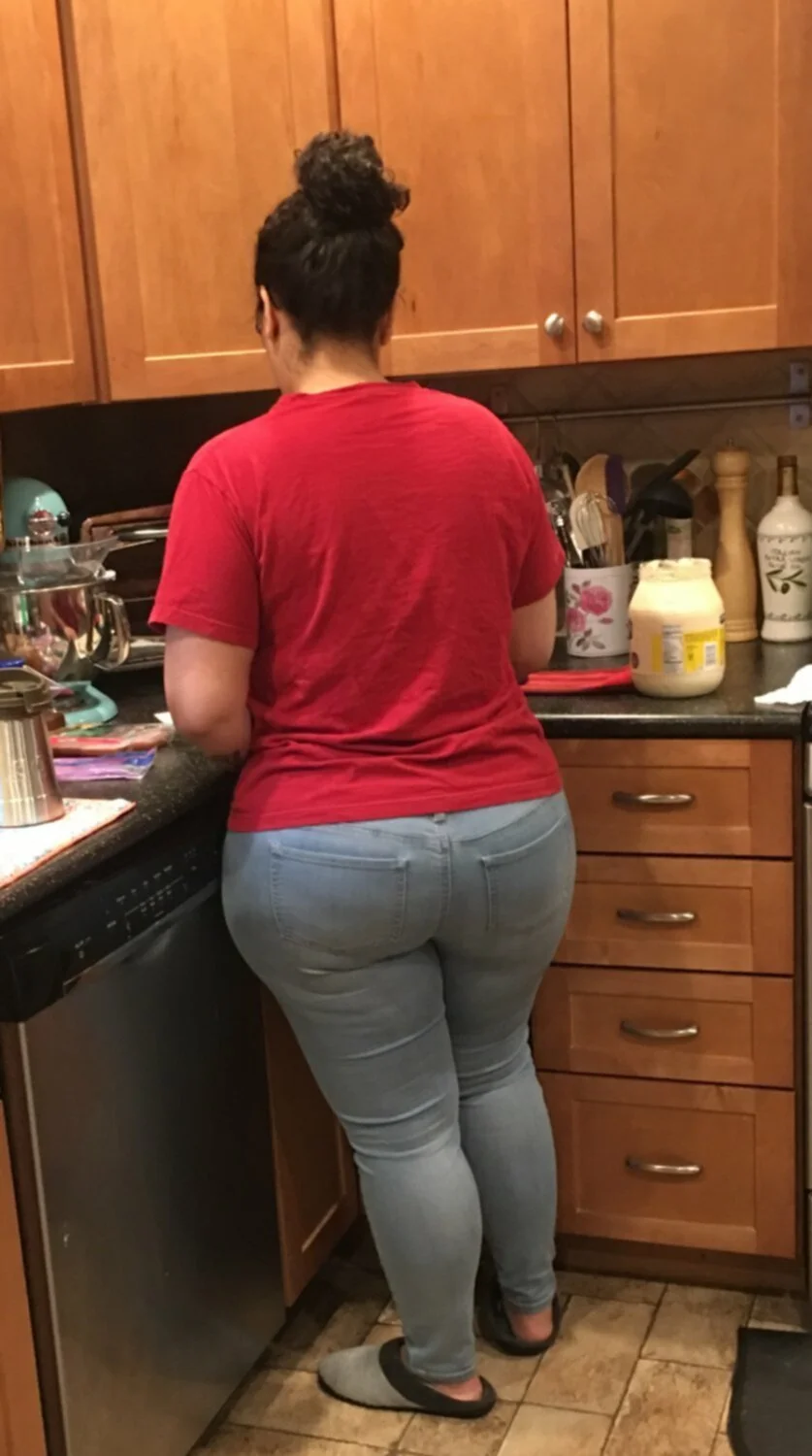Latina Milf image 9