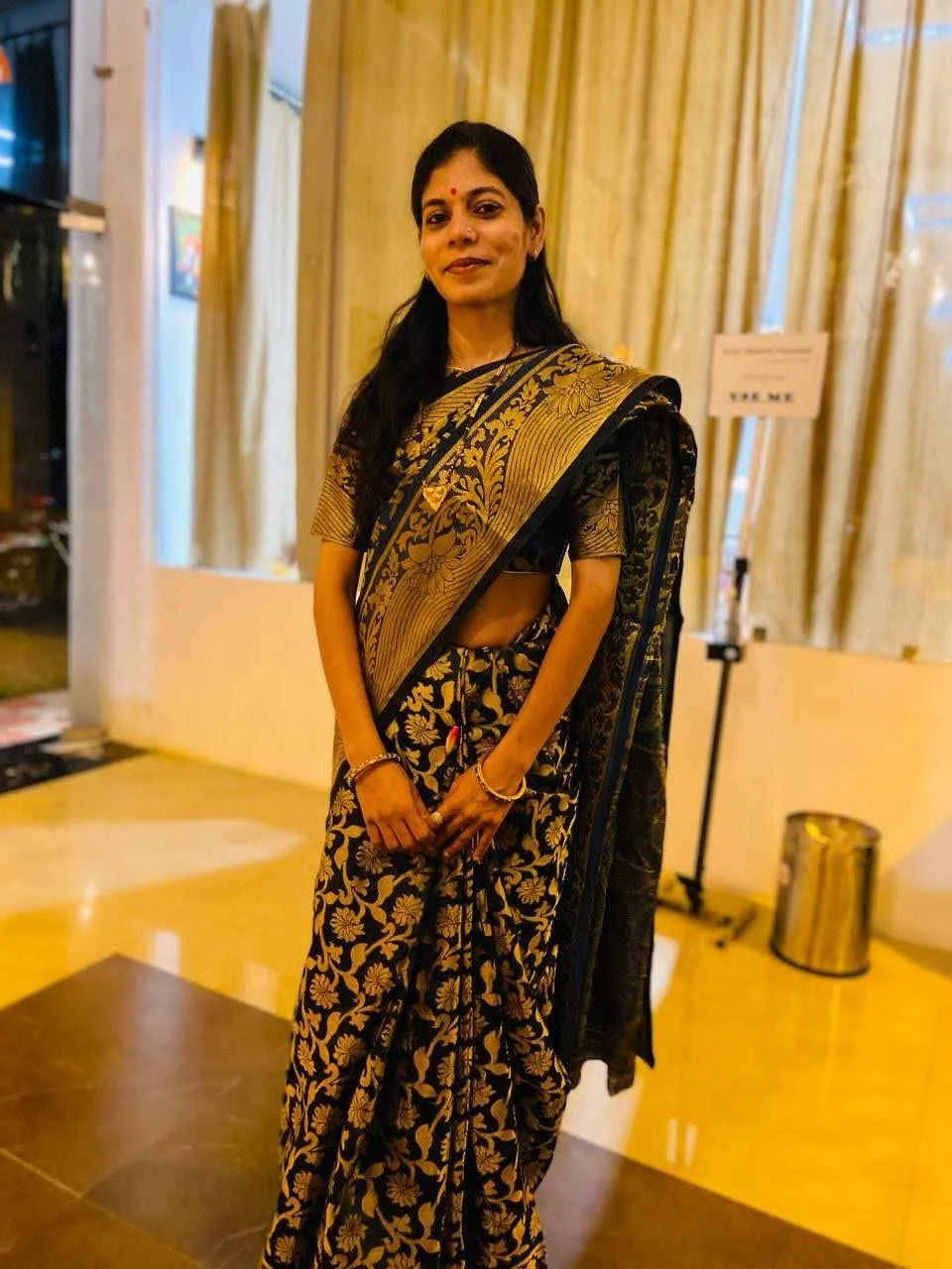 Cuckson's Indian mom image 5