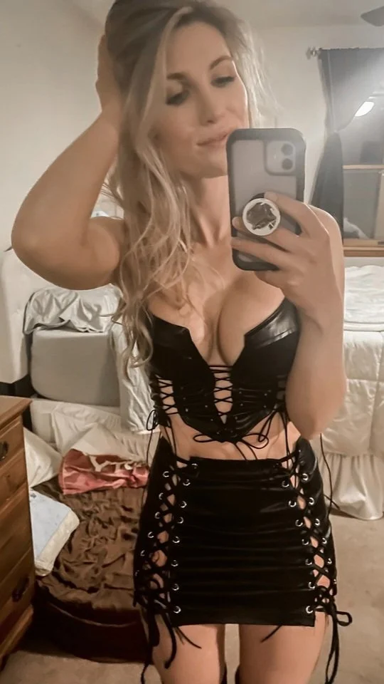 Ashley has great tits main image