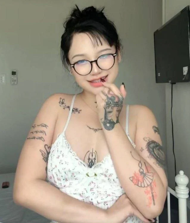 Hot Asian Pinay Pawg Gets Fucked Hard main image