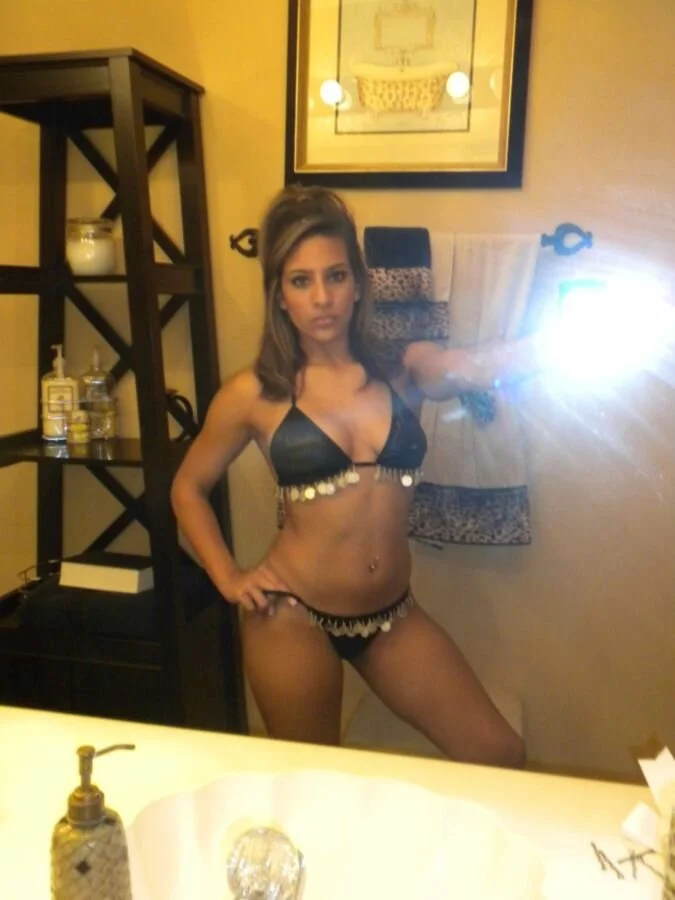 Erynn's sexy selfies image 4
