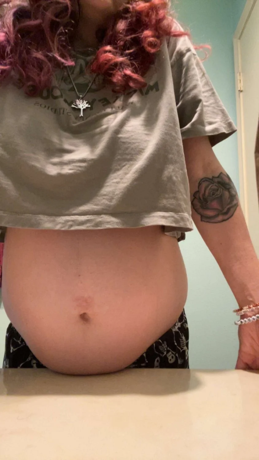 young mom preg image 27