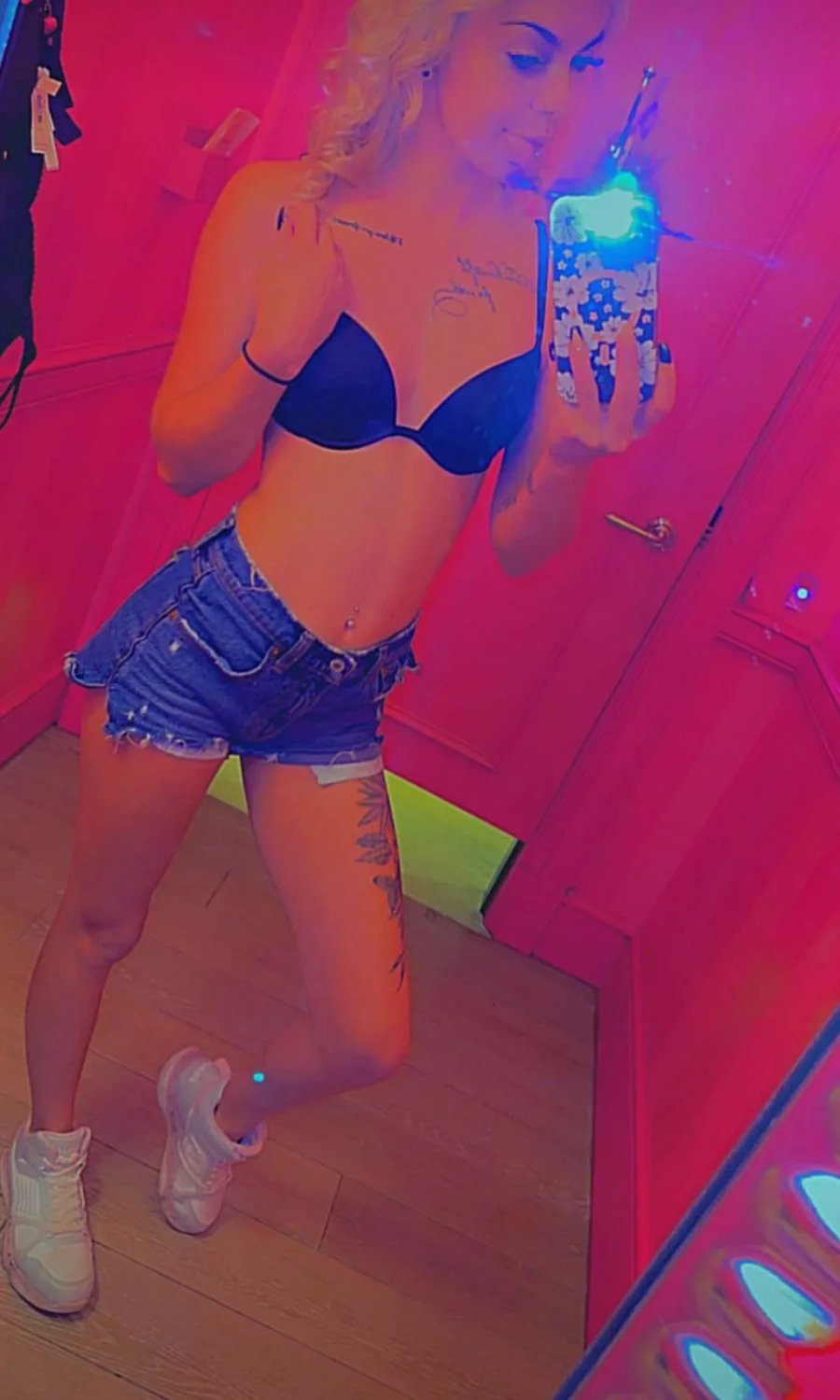 Texas Slut Who's Got More image 3