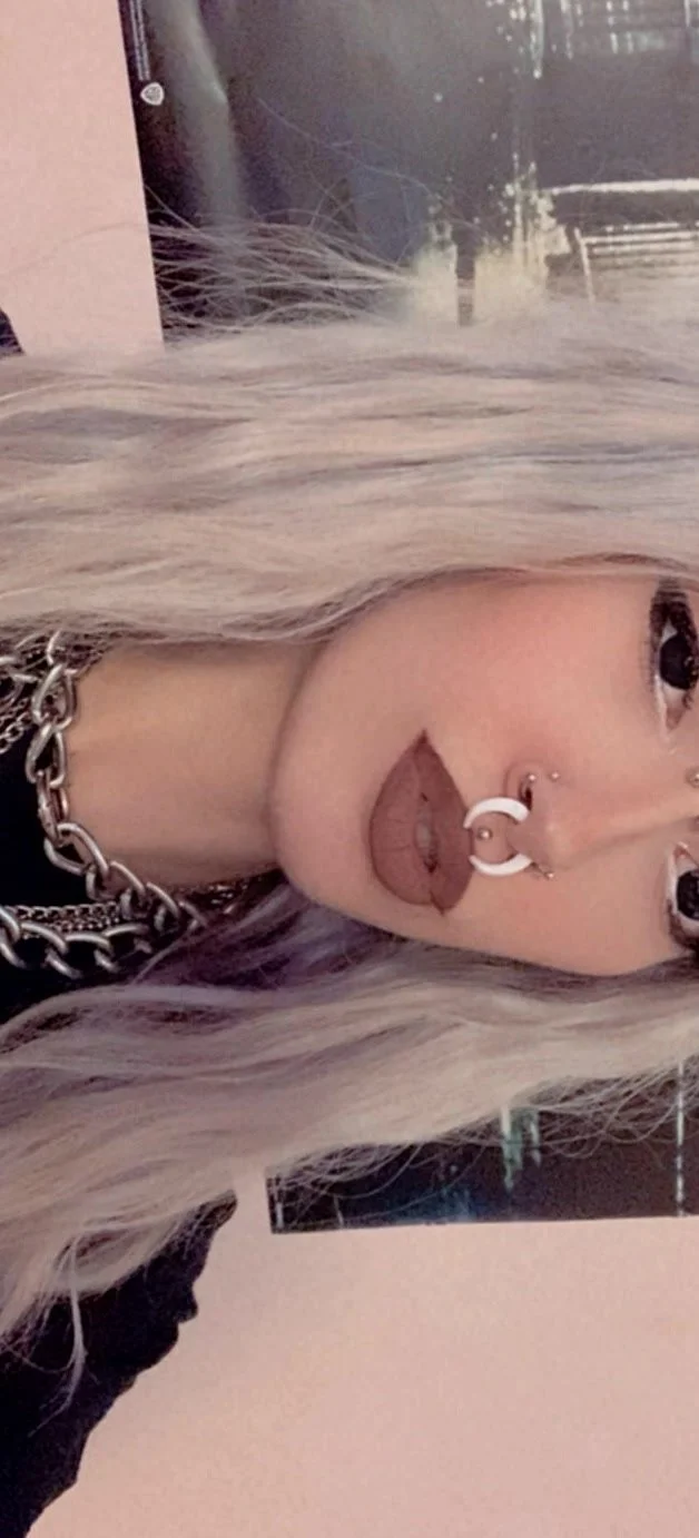 I bet I could make you cum from eye contact alone image 2