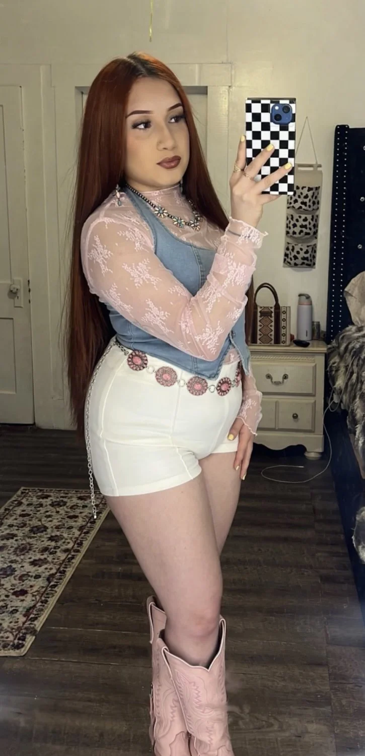 My sister in law is fine asf! image 7