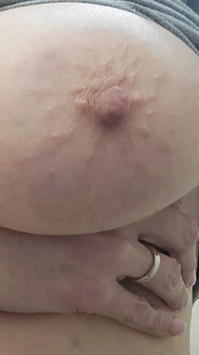 Perfect natural titties on this healthy Mommy Body. Those titties tho 🤤🤤🔥🔥 image 20