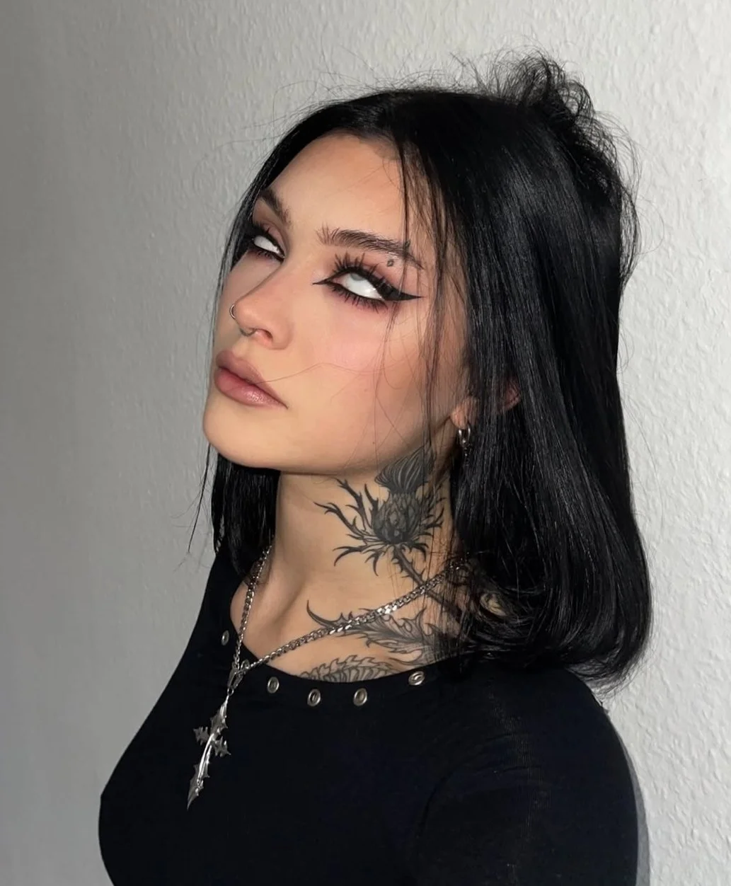 Sexy girl likes to tease nicely image 4