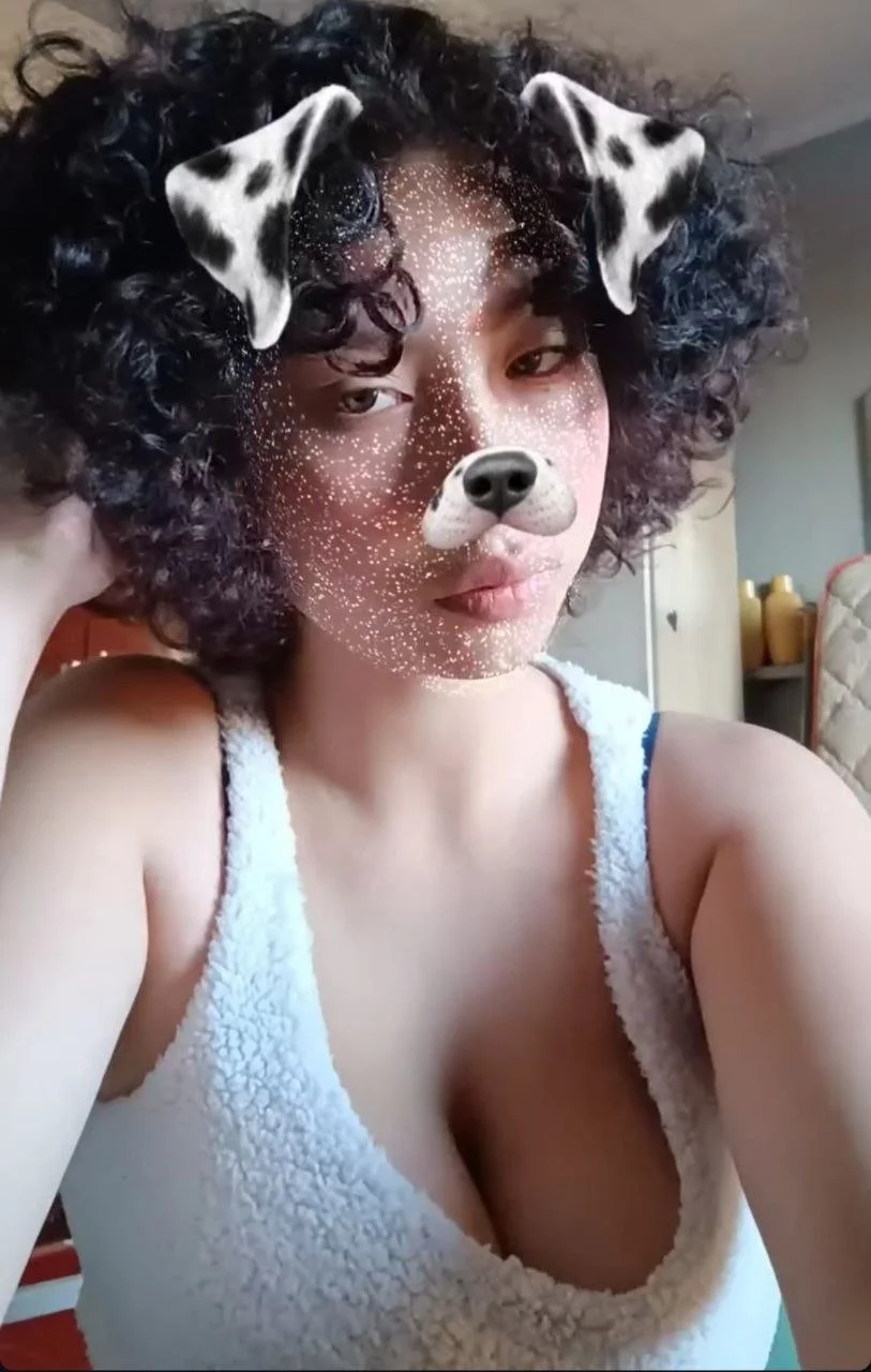 Hamanda putinha peituda image 2