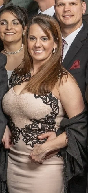 Military wife Jacquelyn blushes as she shows off her awesome tits for a crappy shirt in public image 10