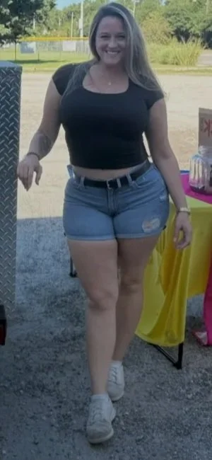 Request.. Thick Gorgeous Milf.. <> Entrepreneur.. <> Loves to tease with her Natural Big🍒😻🍑🍆💦 image 6