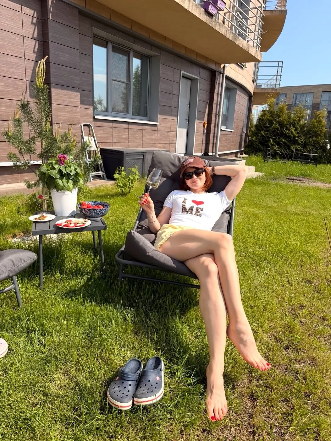 Delicious feet of slut image 14