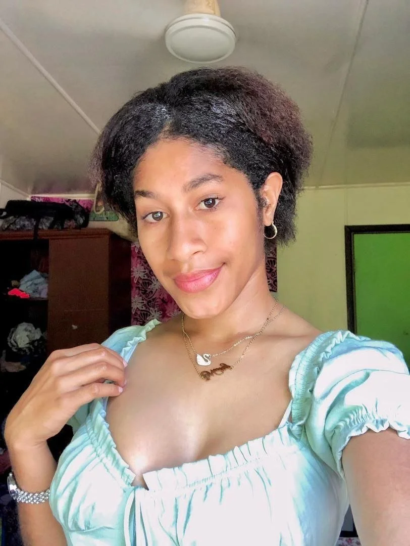 Cute girl🇵🇬 image 13