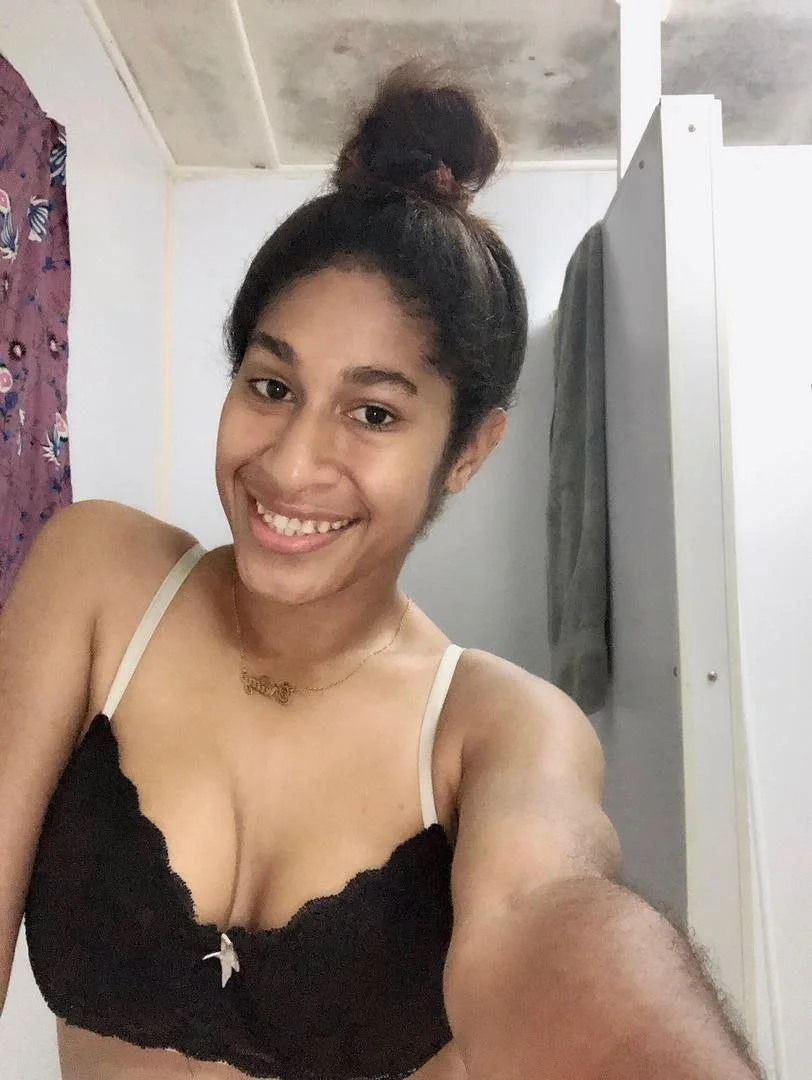 Cute girl🇵🇬 image 2