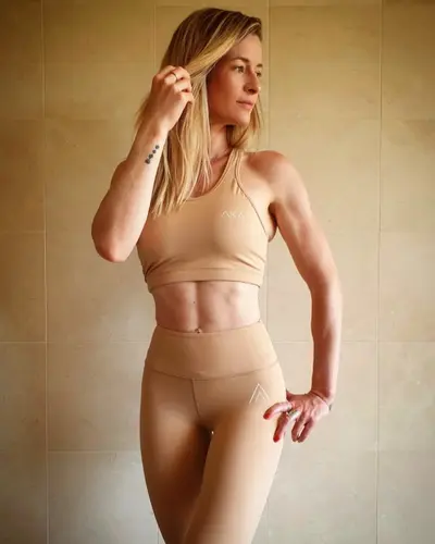 French influencer likes to show off her ass cover image