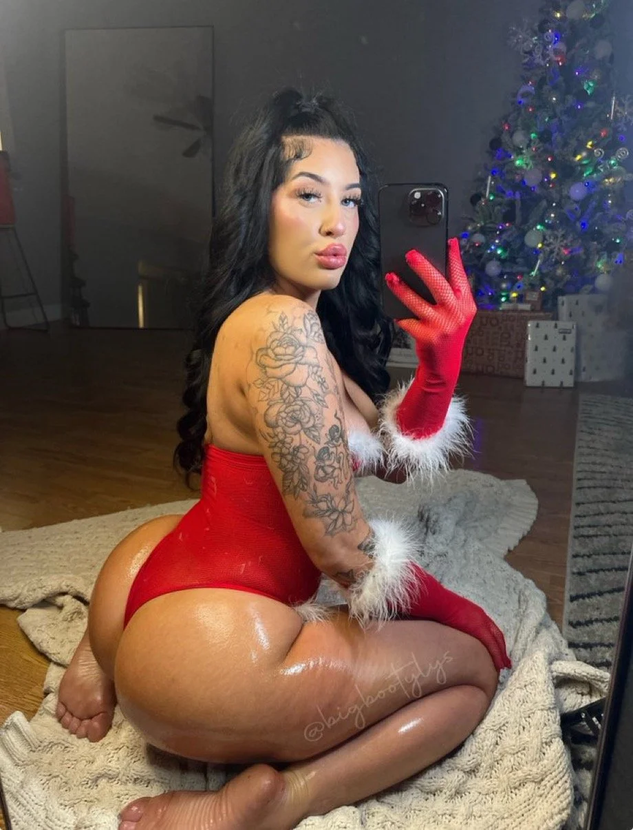 Perfect Ass White Girl (PAWG) image 24