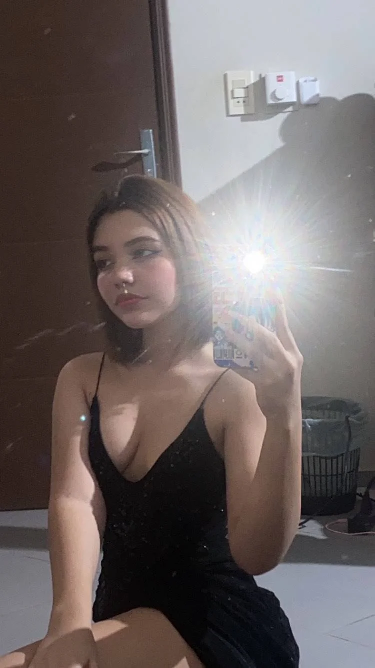 Hermosa sexy puta güerita image 12