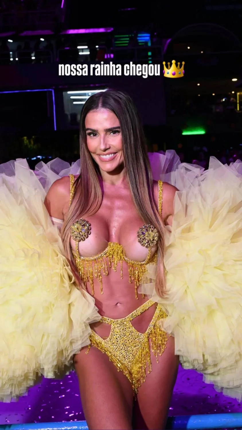 Deborah Secco image 12