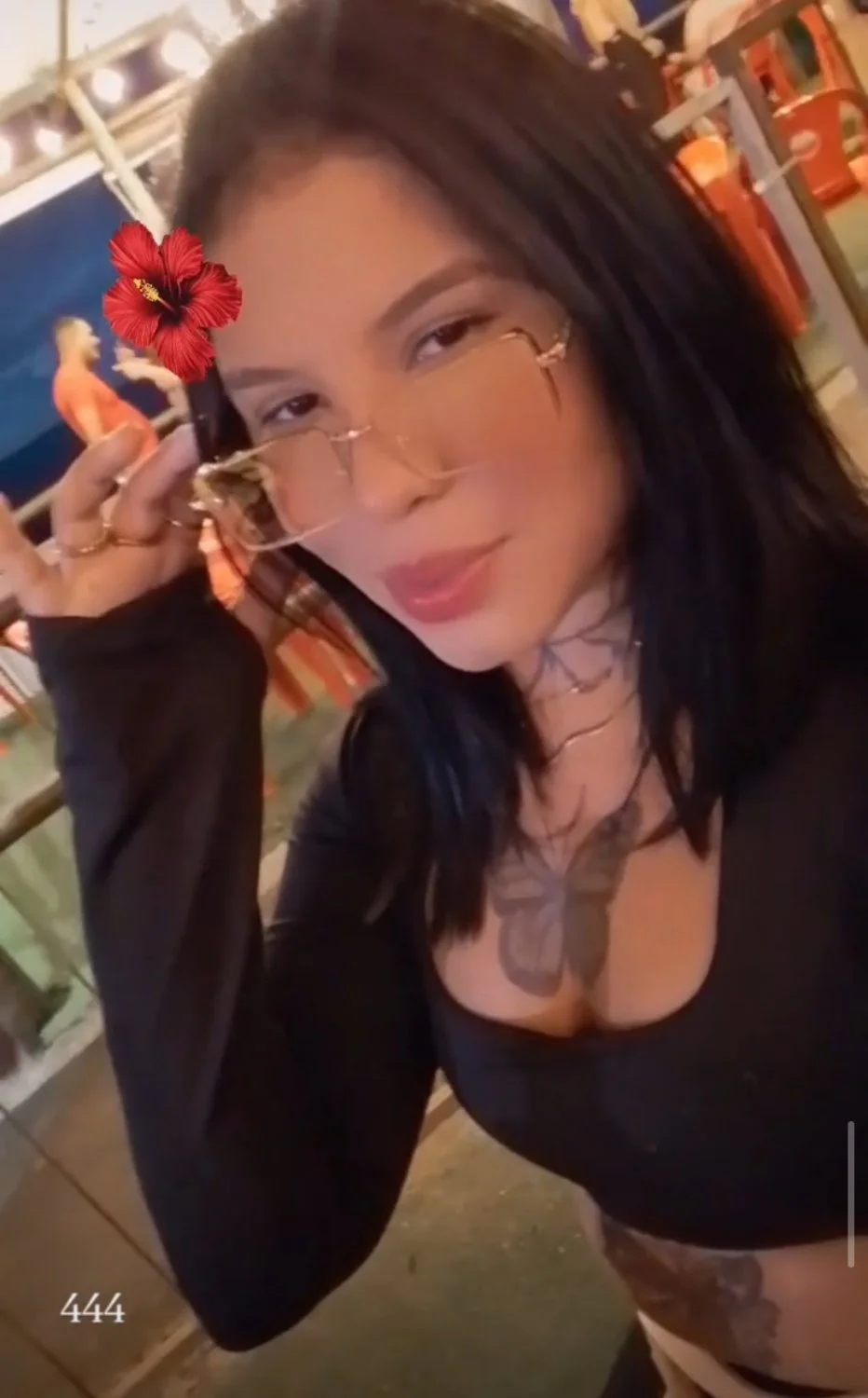 Essa filha da puta e muito gostosa tem até clipe da puta image 3