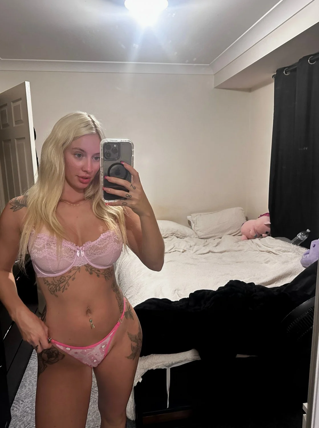 I want you to kiss my fit tanned body from head to toe image 2