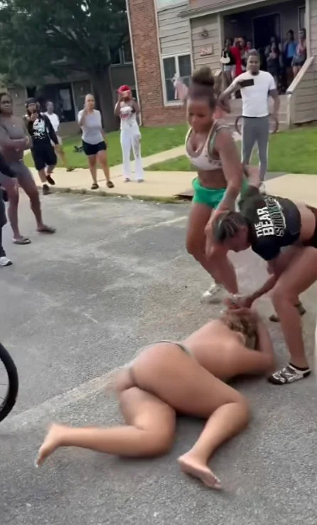 Knocked the ass & Tittie's out!!!! 👊🏾🦵🏾 image 1