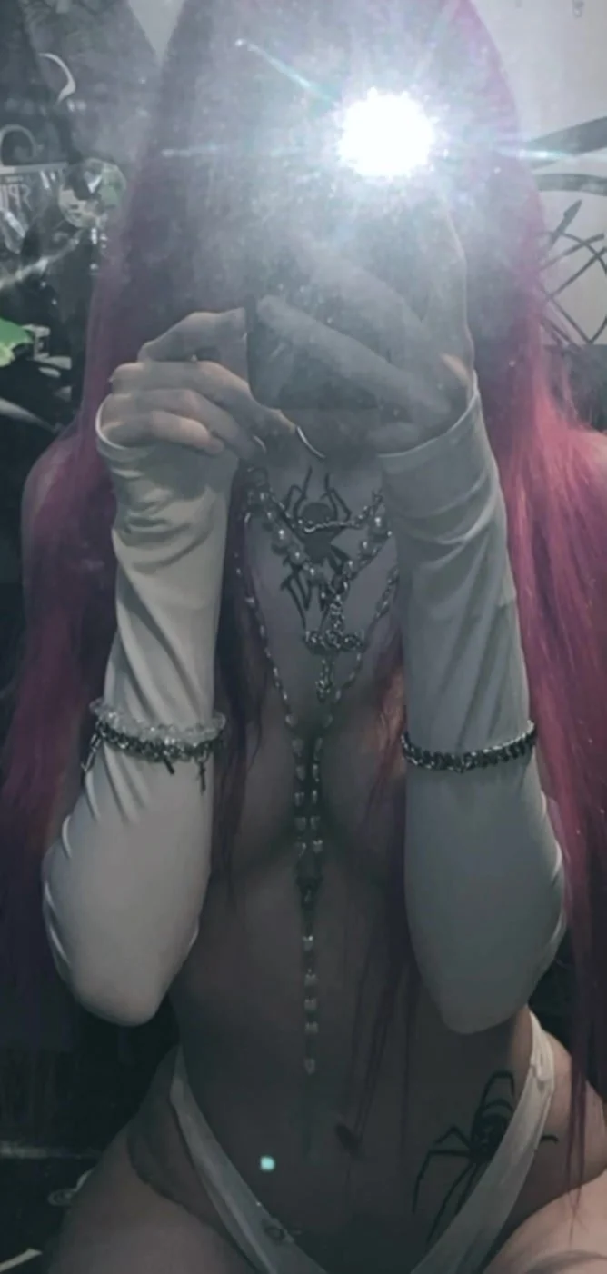 Don’t you wish your girlfriend was a freak like me main image