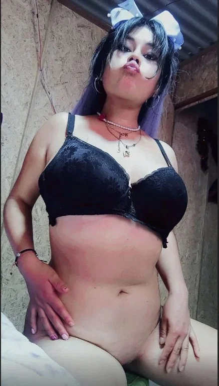 katy laguna putita peruana de tetas enormes image 22