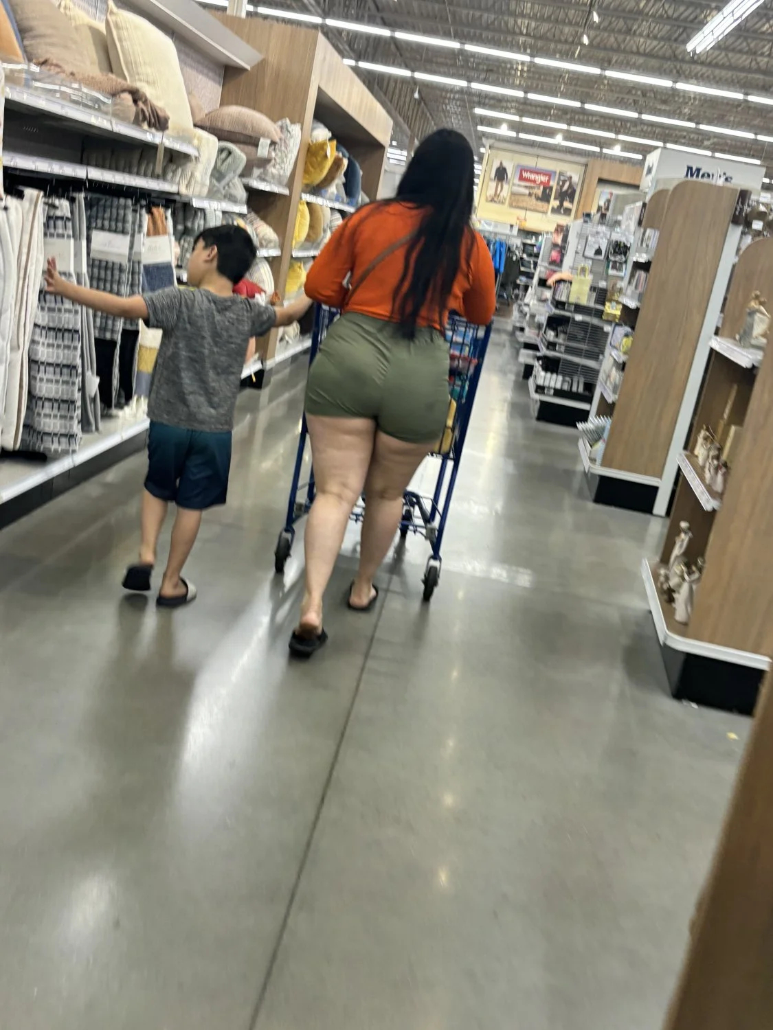 Latina booty candids image 15