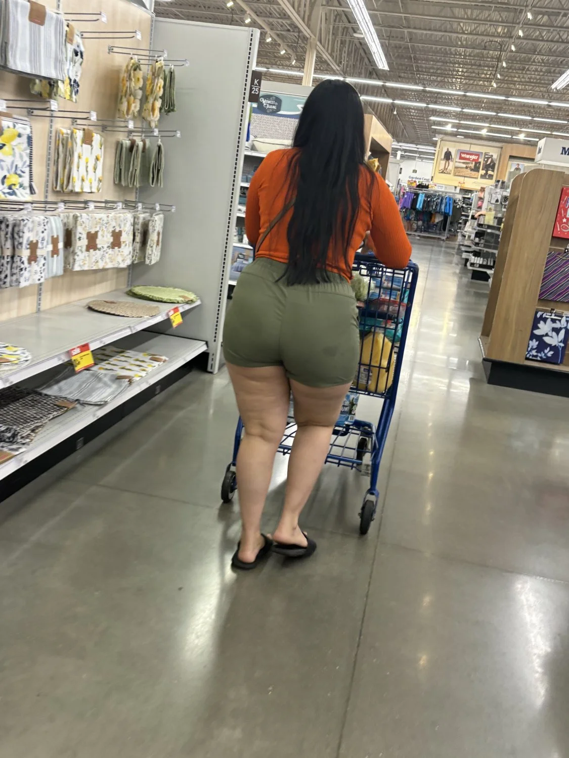 Latina booty candids image 17