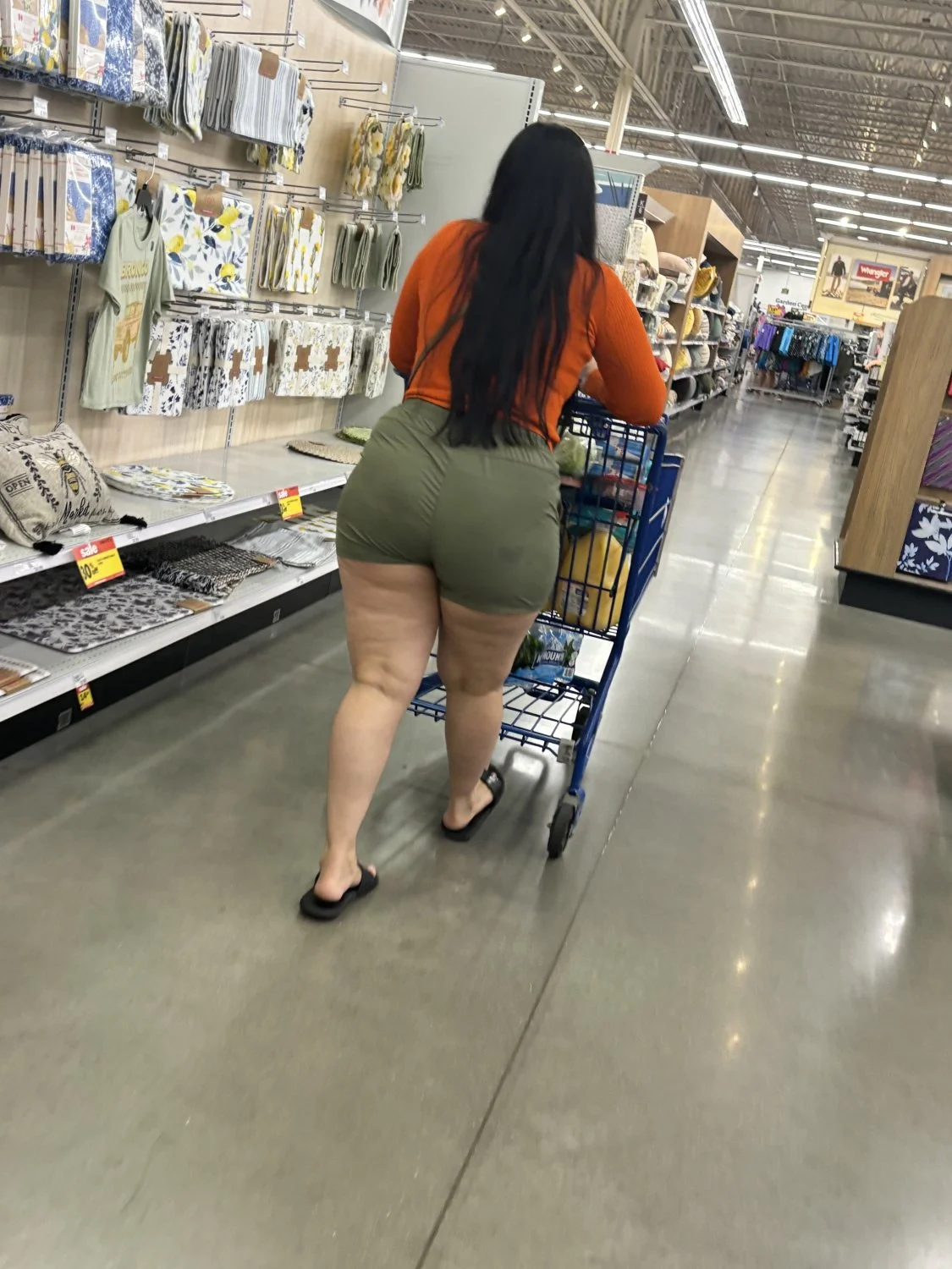 Latina booty candids image 18