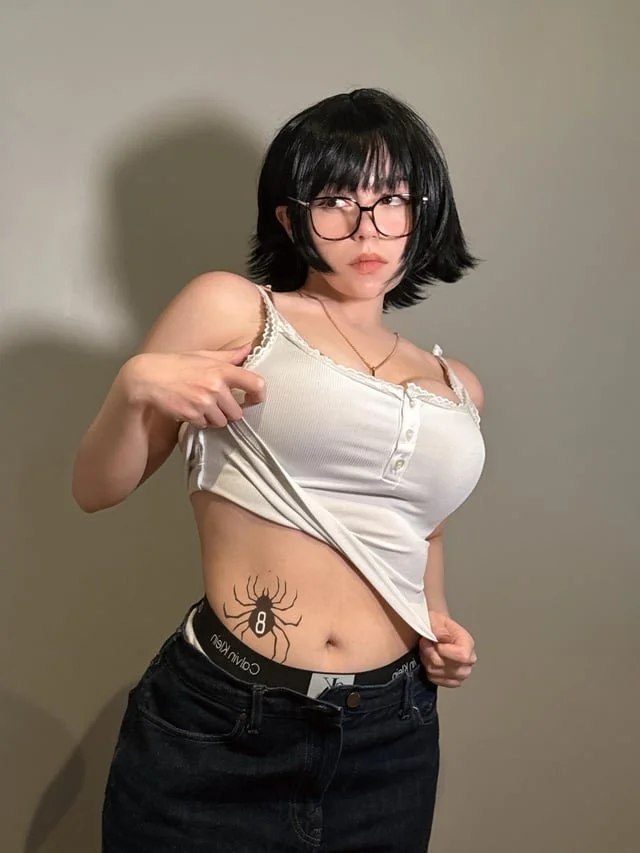 More Shizuku Cosplay image 8