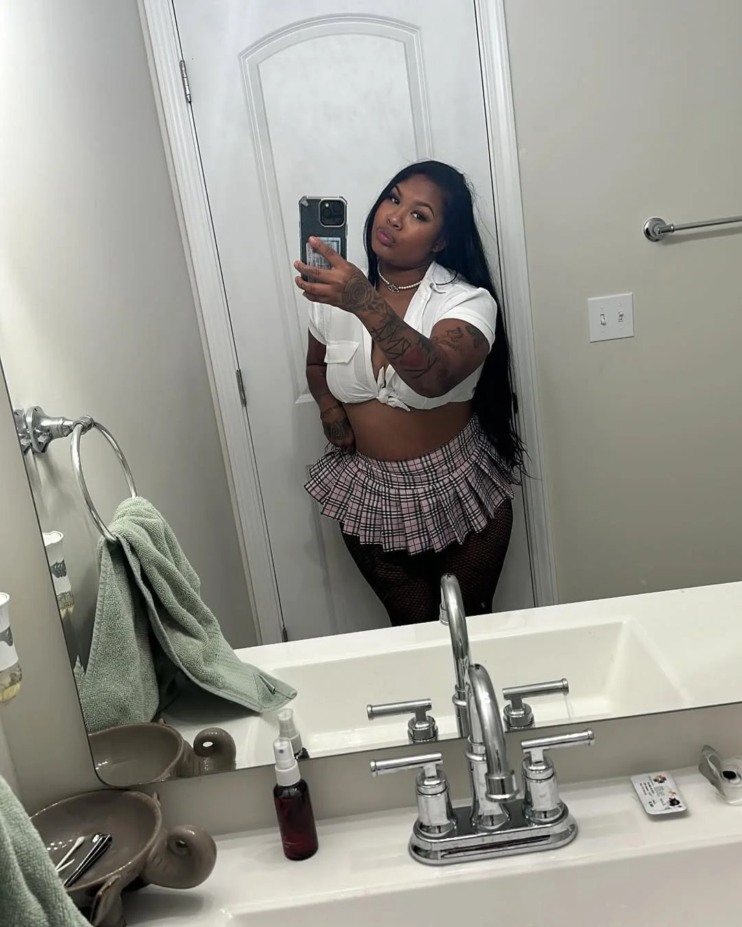 Thick blasian baddie with wet pussy main image