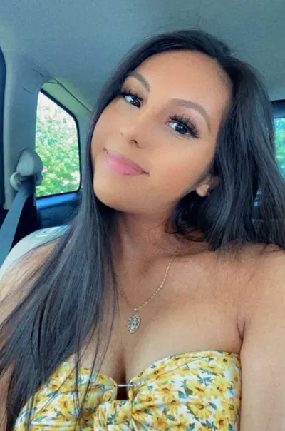 Anyone have anything on this pretty petite Chicago suburb Latina cutie? cover image