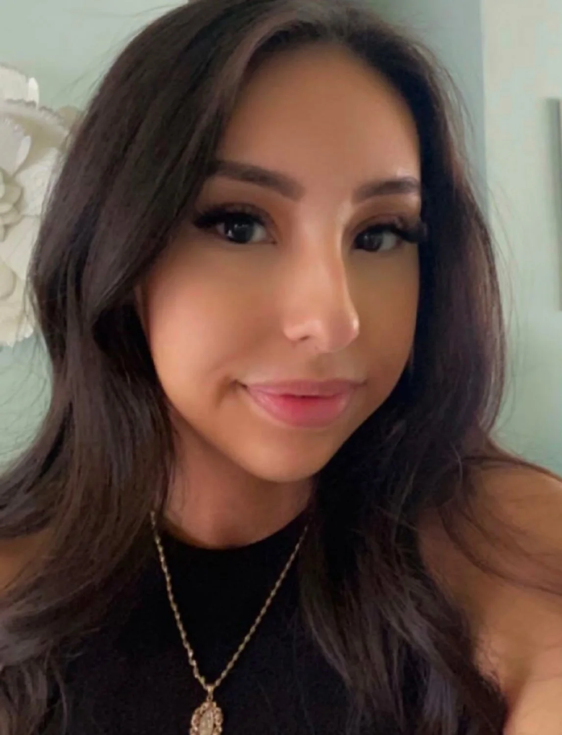 Anyone have anything on this pretty petite Chicago suburb Latina cutie? image 3