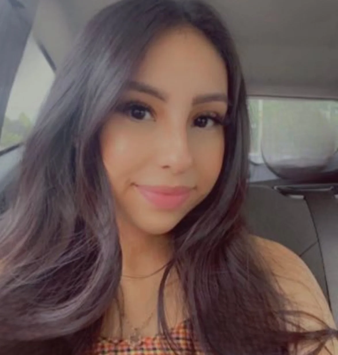Anyone have anything on this pretty petite Chicago suburb Latina cutie? image 4