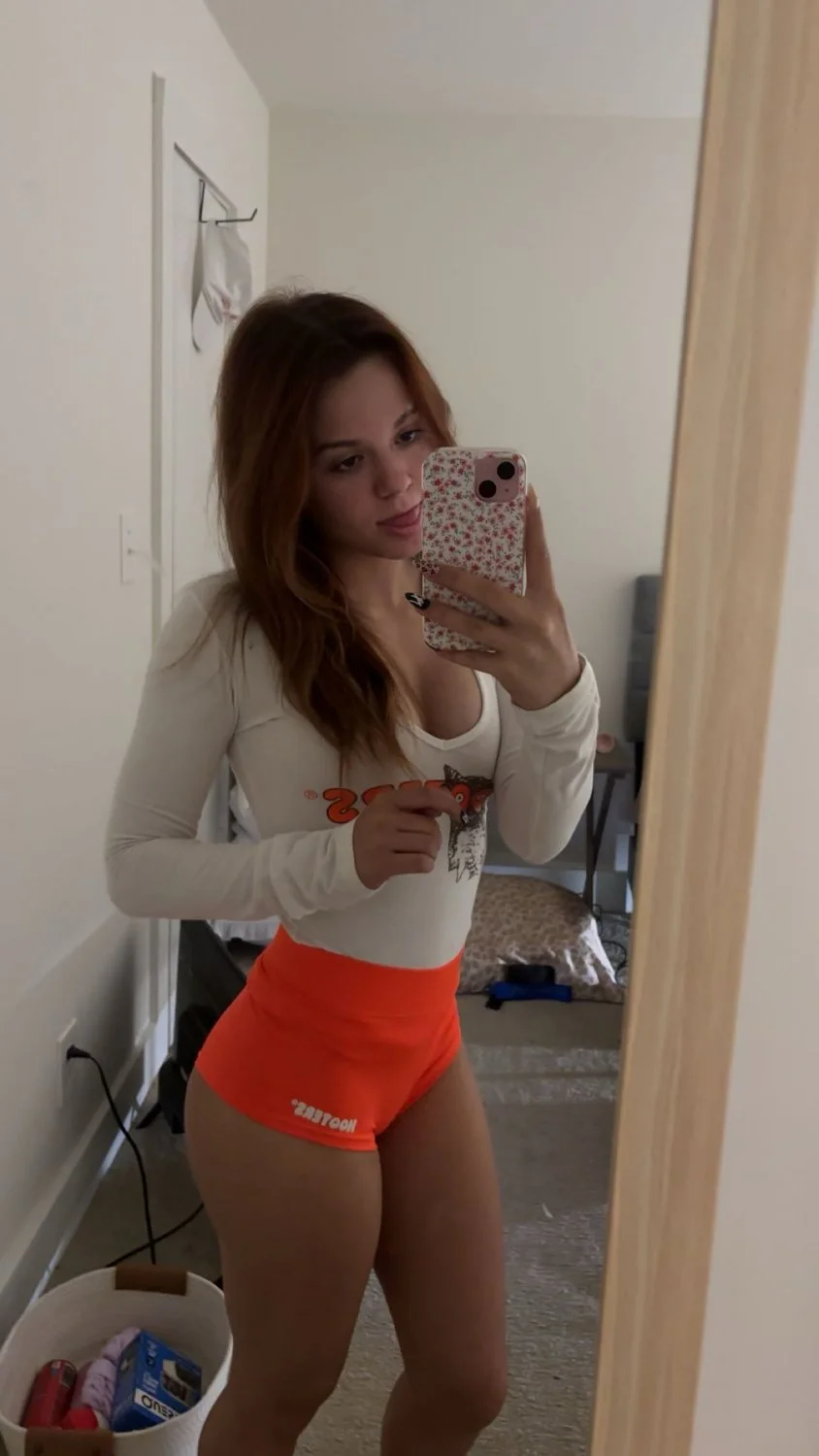Barely legal college girl with a fat ass <3 main image