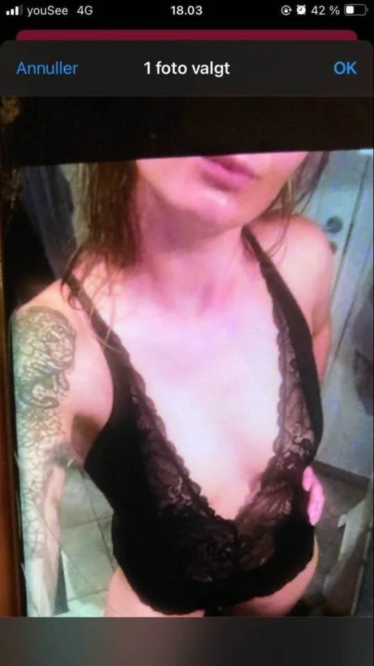 Son shared his mom in exchange for tribs. His Kik: Giffler image 12